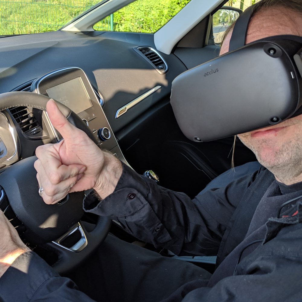 Oculus Quest im Auto